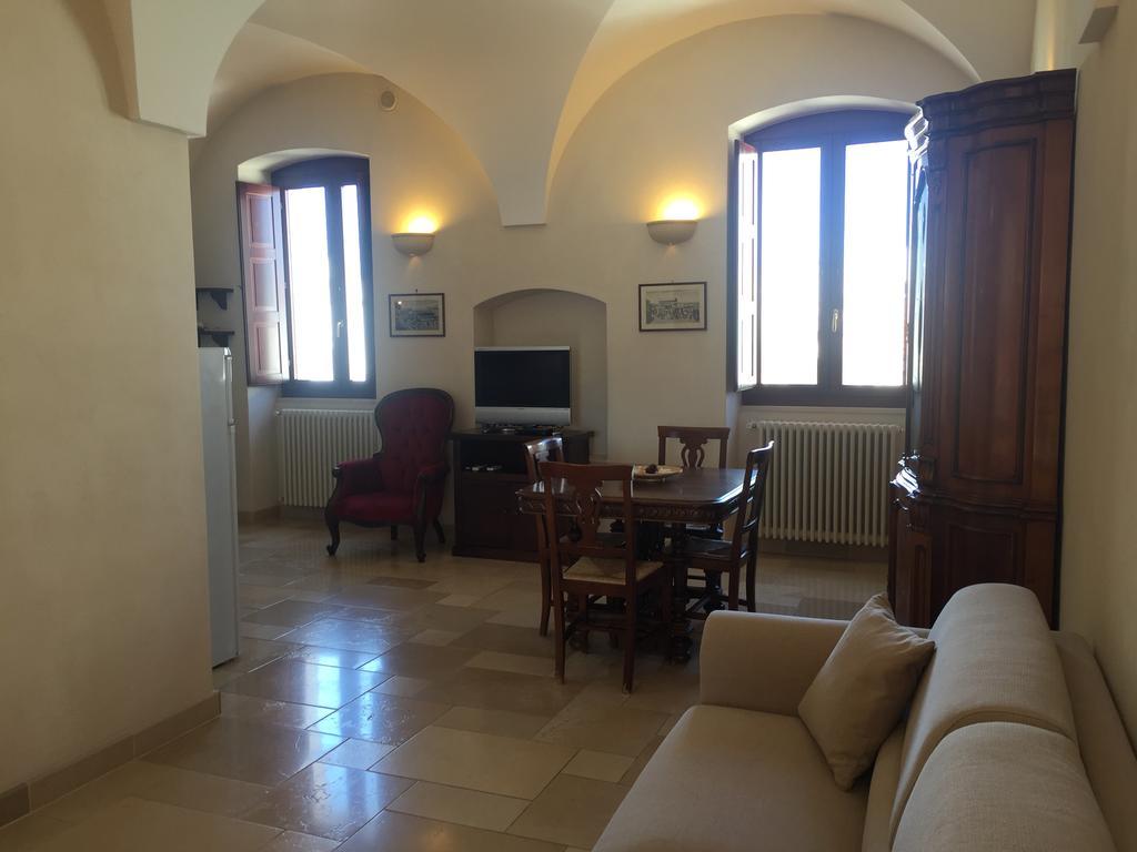 Palazzo Dei Gesuiti Монополи Экстерьер фото